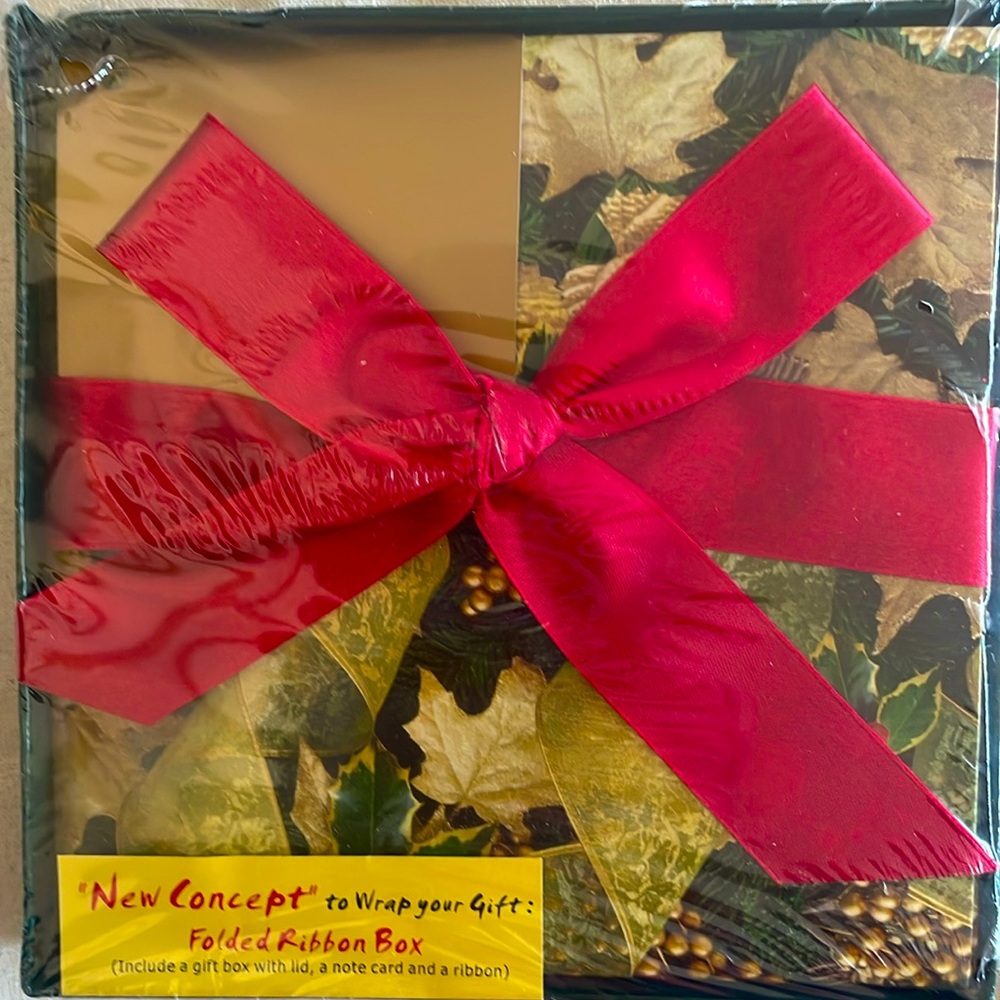 Christmas Gift Box Set - Includes Gift Box With Lid, Note Card & Ribbon